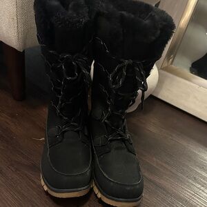 Women's Black Winter Boots